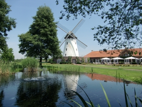 Krefeld-Traar : An der Elfrather Mühle, auf dem Gelände an der Elfrather Mühle befindet sich ein Golf und Country Club
